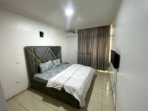 3 bedrooms, hypo-allergenic bedding, individually furnished, desk