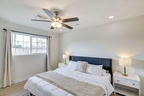 3 bedrooms, desk, Internet, bed sheets - 3 Mi to Old Town: Home w/ Game Room in Scottsdale! (Scottsdale)