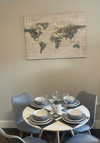 Fern House-2bed House, with free parking in town!