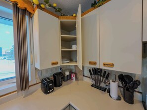 Réfrigérateur, micro-ondes, four, lave-vaisselle