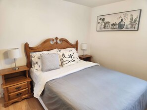 1 bedroom, iron/ironing board, WiFi, bed sheets - Appartement avec parking, proche de l'université (Rouyn-Noranda)