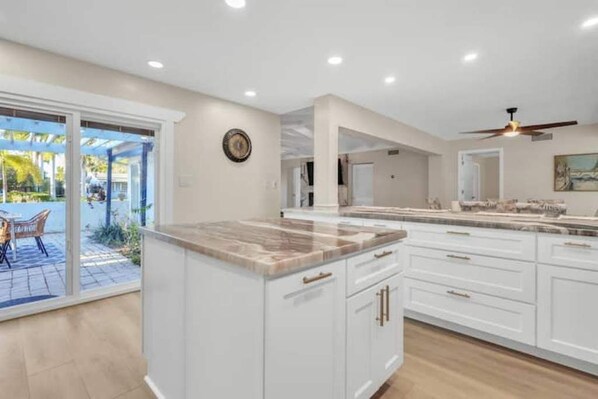 Interior - Pearl by the Coast (Sarasota)