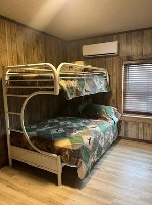 3 chambres, fer et planche à repasser, Wi-Fi gratuit, draps fournis