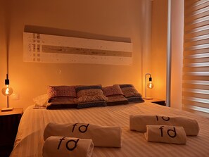 2 soveværelser, skrivebord, strygejern/strygebræt, weekendseng