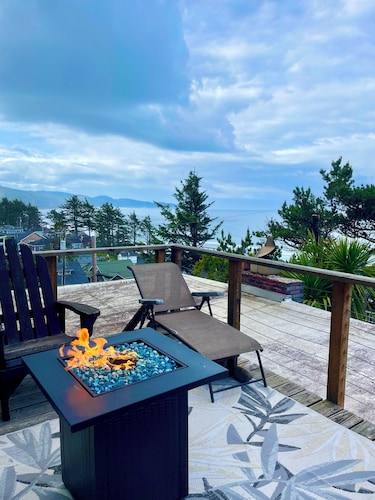 Sunset Serenade .  Oceanview Home with Rustic Charm • Walk to Beach