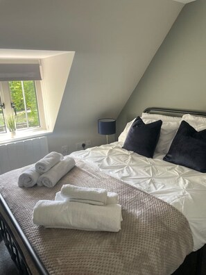 3 chambres, fer et planche Ă repasser, Wi-Fi, draps fournis