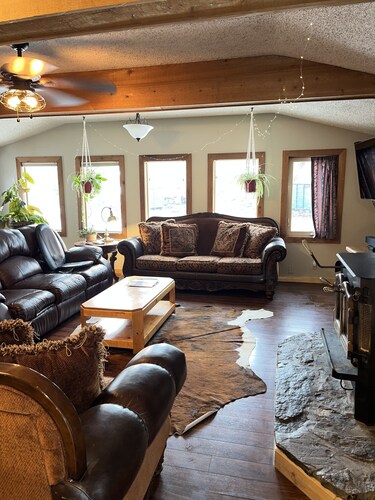 Cozy Cabin Feel! 5min From Downtown Polson.