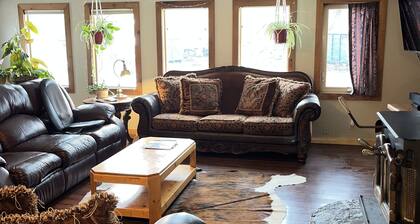 Cozy Cabin Feel! 5min From Downtown Polson.