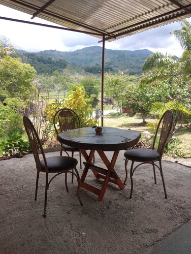 Casa DE Chico Rivas a Pocos Minutos del Centro de Rivas