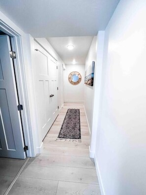 Interior - 2 Kitchens, Ideal Beach Access +More (Garden City)