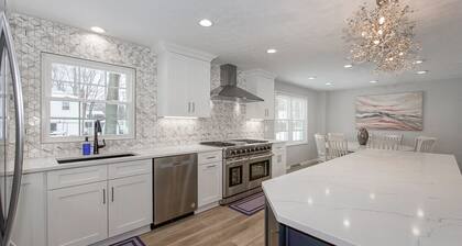 Luxurious and Spacious House—Hot Tub and EV charger