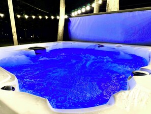 Bañera de hidromasaje al aire libre