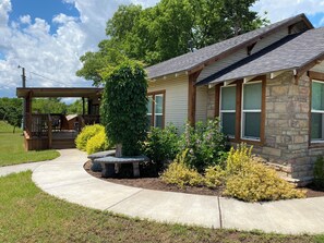 Exterior - Cozy retreat with countryside views, Patch of Heaven is the place for you! (Washington)