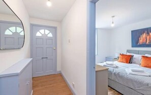 4 soverom, wi-fi (inkludert) og sengetøy