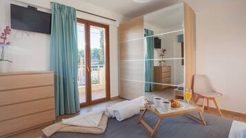 6 habitaciones, caja de seguridad en la habitación y escritorio
