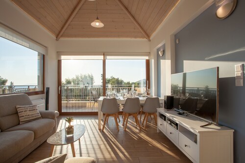 Kladissos Family Seaside Villa with heated pool, hydromassage and barbecue!