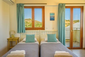6 bedrooms, in-room safe, desk, iron/ironing board