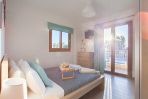 6 bedrooms, in-room safe, desk, iron/ironing board - Kladissos Family Seaside Villa with heated pool, hydromassage and barbecue! (Agia Pelagia)