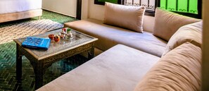 Suite – deluxe | Strykejern/-brett og sengetøy