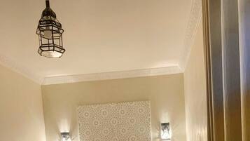 Superior Twin Room | Iron/ironing board, bed sheets