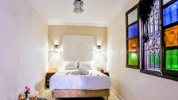 Standard Twin Room | 1 bedroom, iron/ironing board, bed sheets