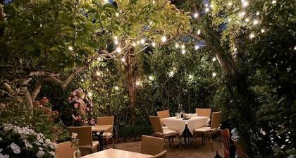 Walk to Downtown & Russian River Brewery