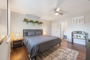 3 bedrooms, desk, WiFi, bed sheets