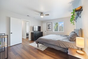 3 Schlafzimmer, Schreibtisch, WLAN, Bettwäsche