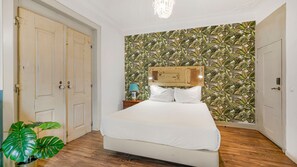 Free WiFi, bed sheets - The Indy House | 103 by LovelyStay (Lisboa)