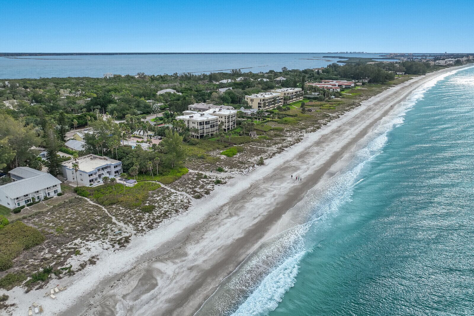 Accommodatie ligt op het strand, strandlakens