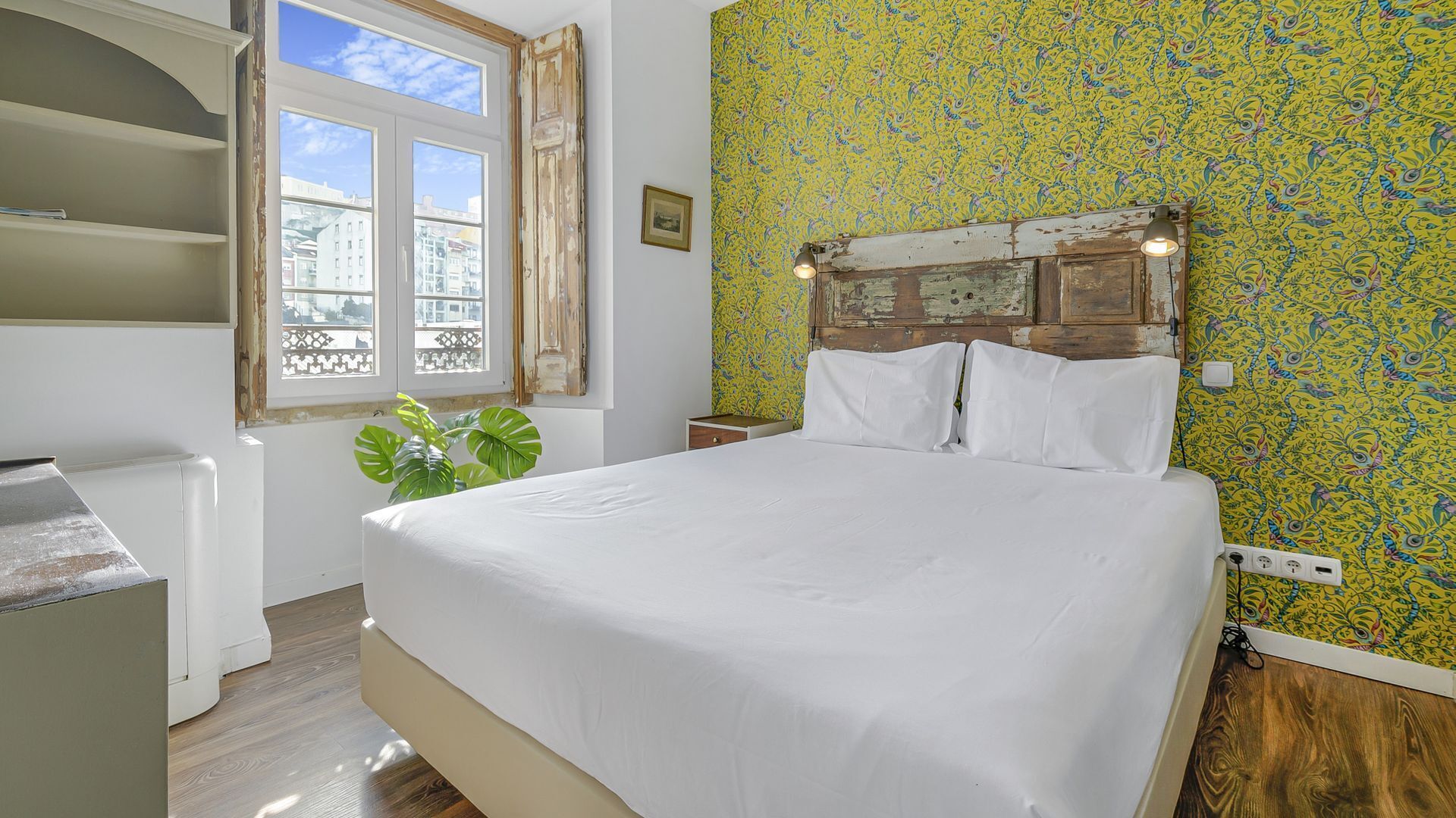 免费 WiFi、床单