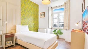 1 quarto, Wi-Fi de cortesia, roupa de cama