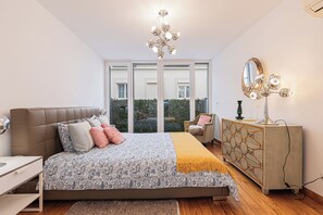 Panoramic Duplex, 2 Bedrooms, Terrace, River View | Dihias secara berasingan, dilengkapkan perabot secara berasingan 