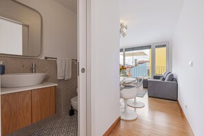 Bathroom - Barbadinhos Apartments in Lisbon Historic (Lisbon)