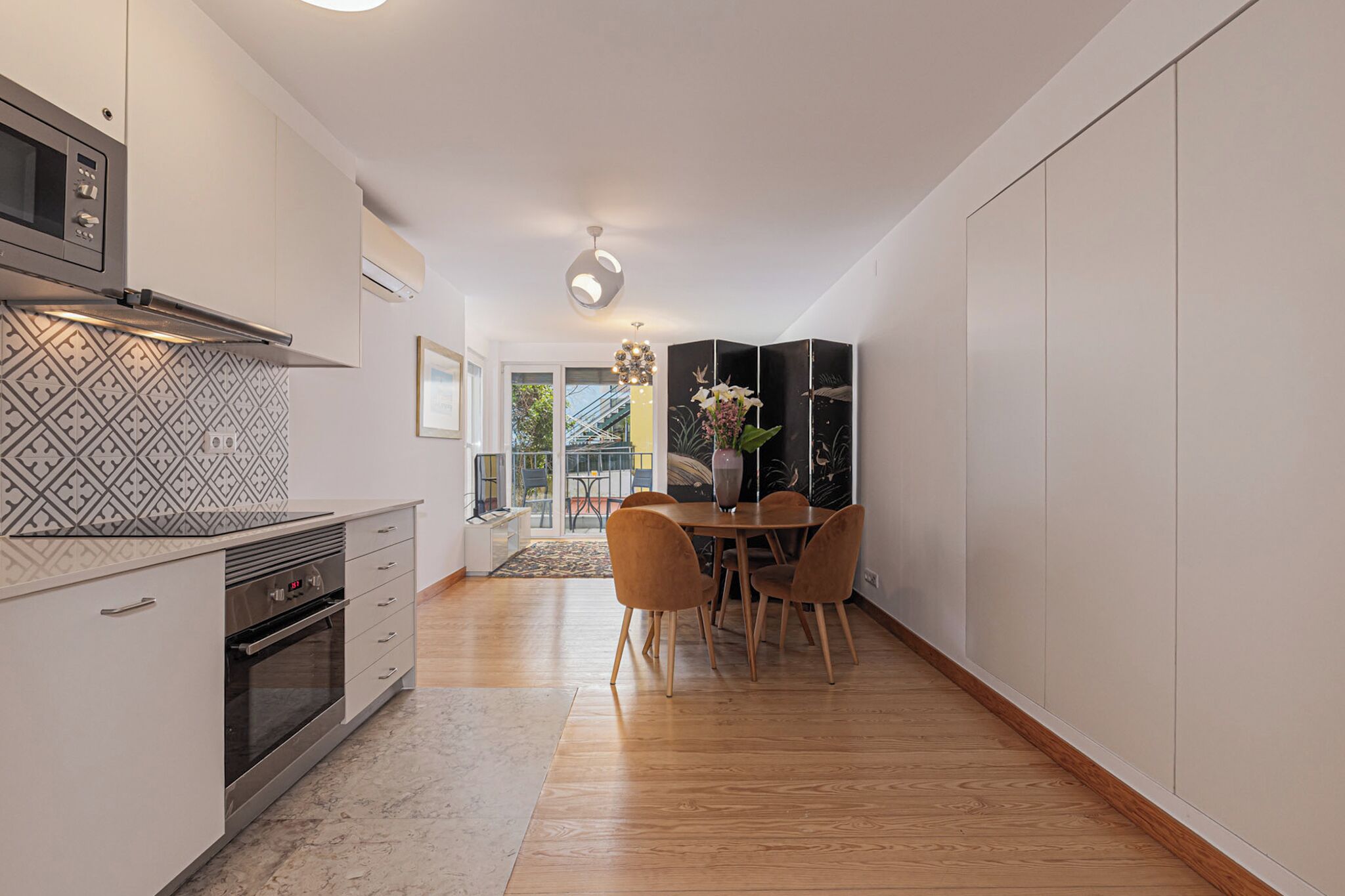 Comfort appartement, 1 tweepersoonsbed met slaapbank, balkon | Privékeuken | Een koelkast, een magnetron, een oven, een kookplaat