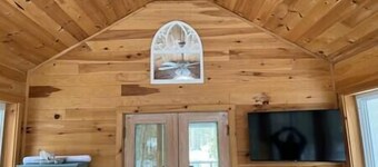 Create Memories only 10 min walk to Long Sands beach.