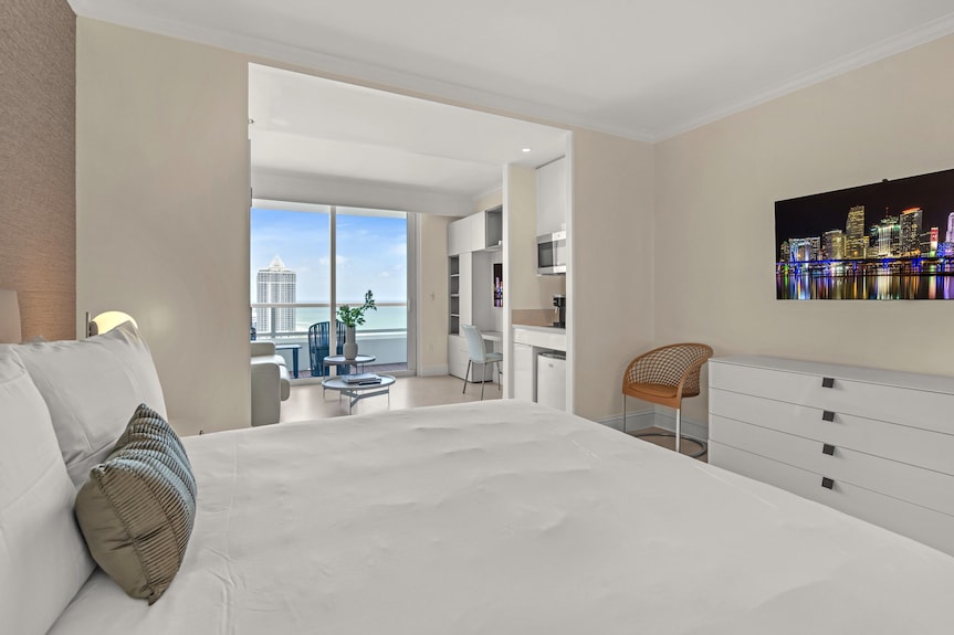 Jr Suite Presidential Design Ocean Fontainebleau - Florida