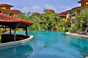 Apartment | Pool | Outdoor pool