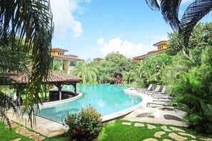 Apartment | Pool | Outdoor pool