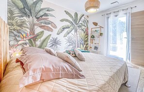 3 bedrooms, travel cot, free WiFi, bed sheets