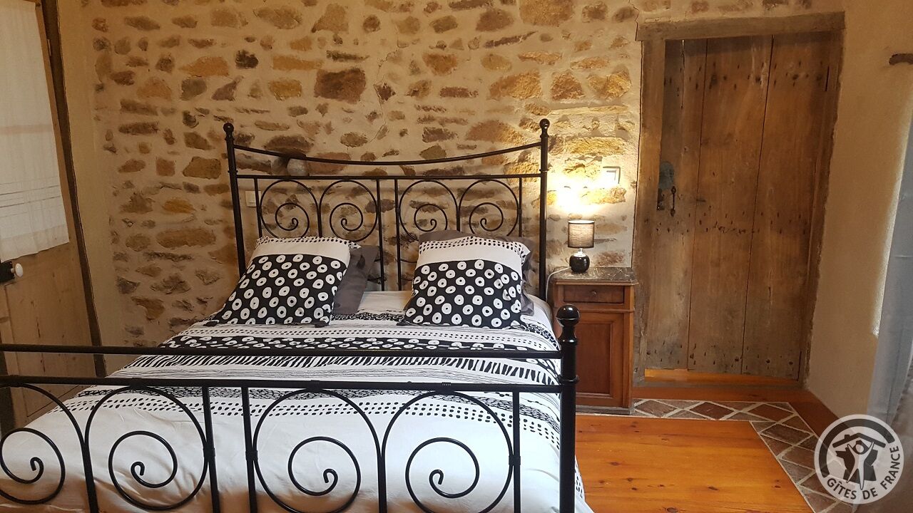 5 bedrooms, travel cot, free WiFi