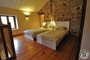 5 habitaciones, cuna de viaje y wifi gratis 