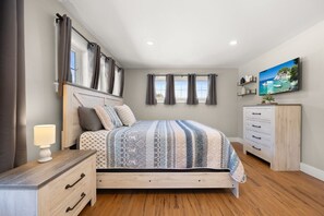 2 makuuhuonetta, silitysrauta/-lauta, vauvan matkasänky, ilmainen Wi-Fi