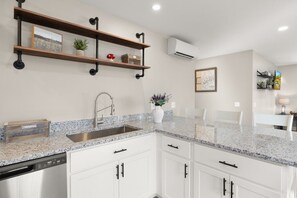 Fridge, microwave, oven, stovetop - Begin your adventure on Mount Desert Island with Maine's premier vacation destination! "Tide Song" (West Tremont)