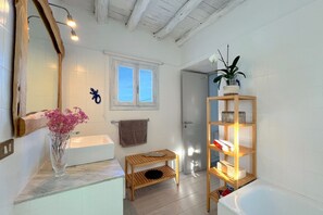 Shower - Villa in Cala Salada area with Amazing Sunset View (Sant Antoni de Portmany)