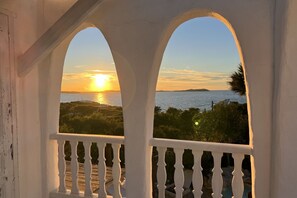 Property grounds - Villa in  Cala Salada area with Amazing Sunset View (Sant Antoni de Portmany)