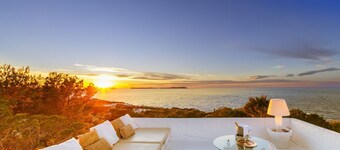 Villa in Cala Salada area with Amazing Sunset View