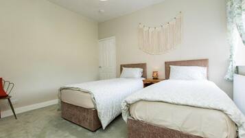 House | 2 bedrooms, free WiFi, bed sheets