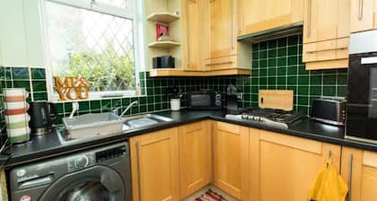 Captivating 2-bed House in Chesterfield