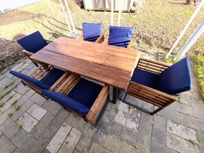 Outdoor dining - 3 Bedroom Ranch in St Peters by StayLage (Saint Peters)